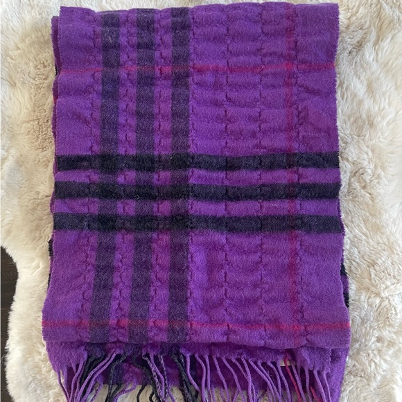 Authentic Burberry giant check quilted scarf used 2000s good condition 12”W 64L - Picture 3 of 4